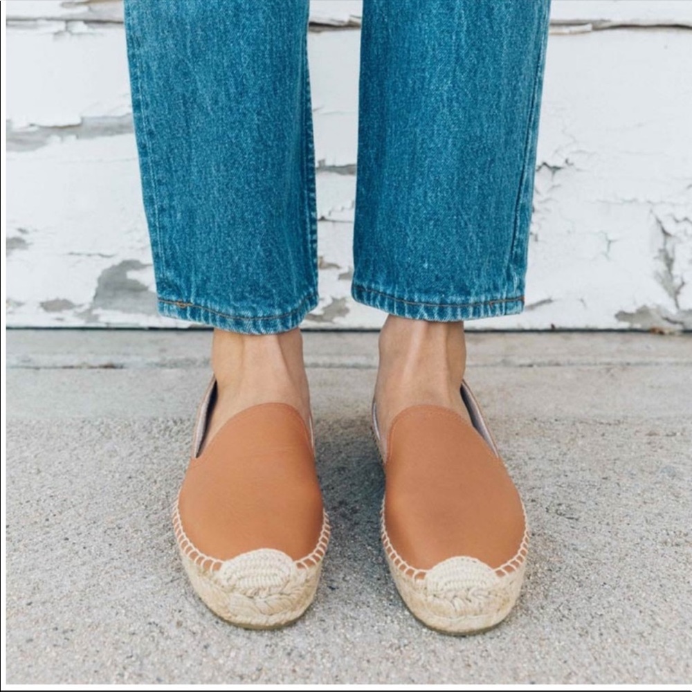 EUC Soludos Platform Smoking Slipper, Tan size 9